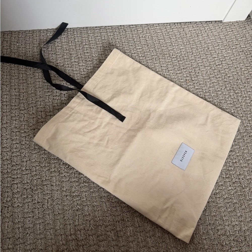 Sleeper dust bag